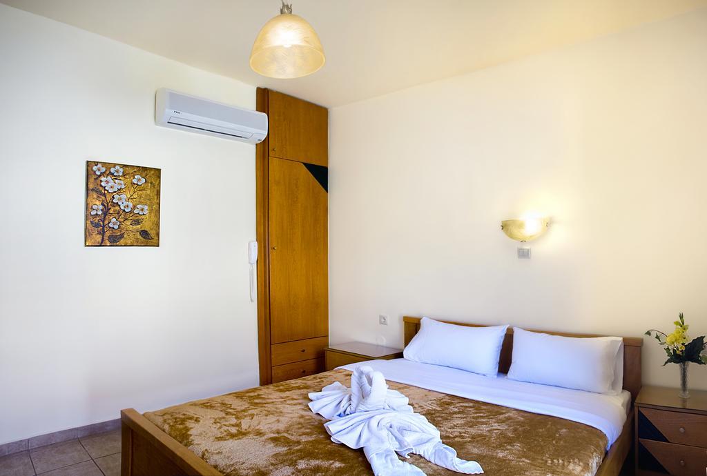 Nicolas Hotel Jeorjúpoli Kültér fotó